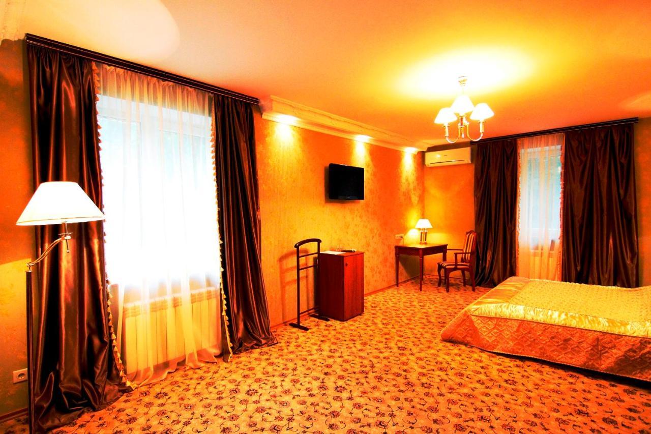 Hotel Britaniya Charkiv Esterno foto